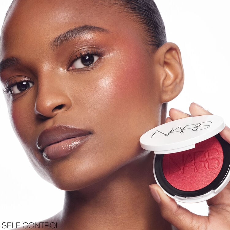 Light Reflecting™ Luminizing Blush